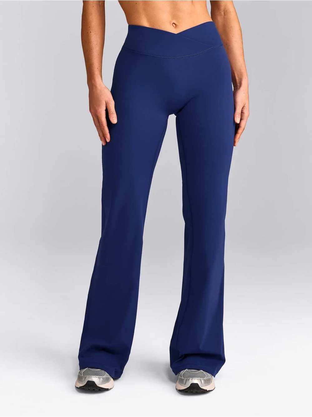 UNIFIEDMOVE™ WRAP FLARED BOTTOMS WITH REFLECTIVE LOGO